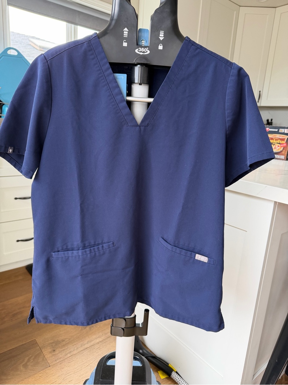 FIGS Scrub Set - Navy Blue Large